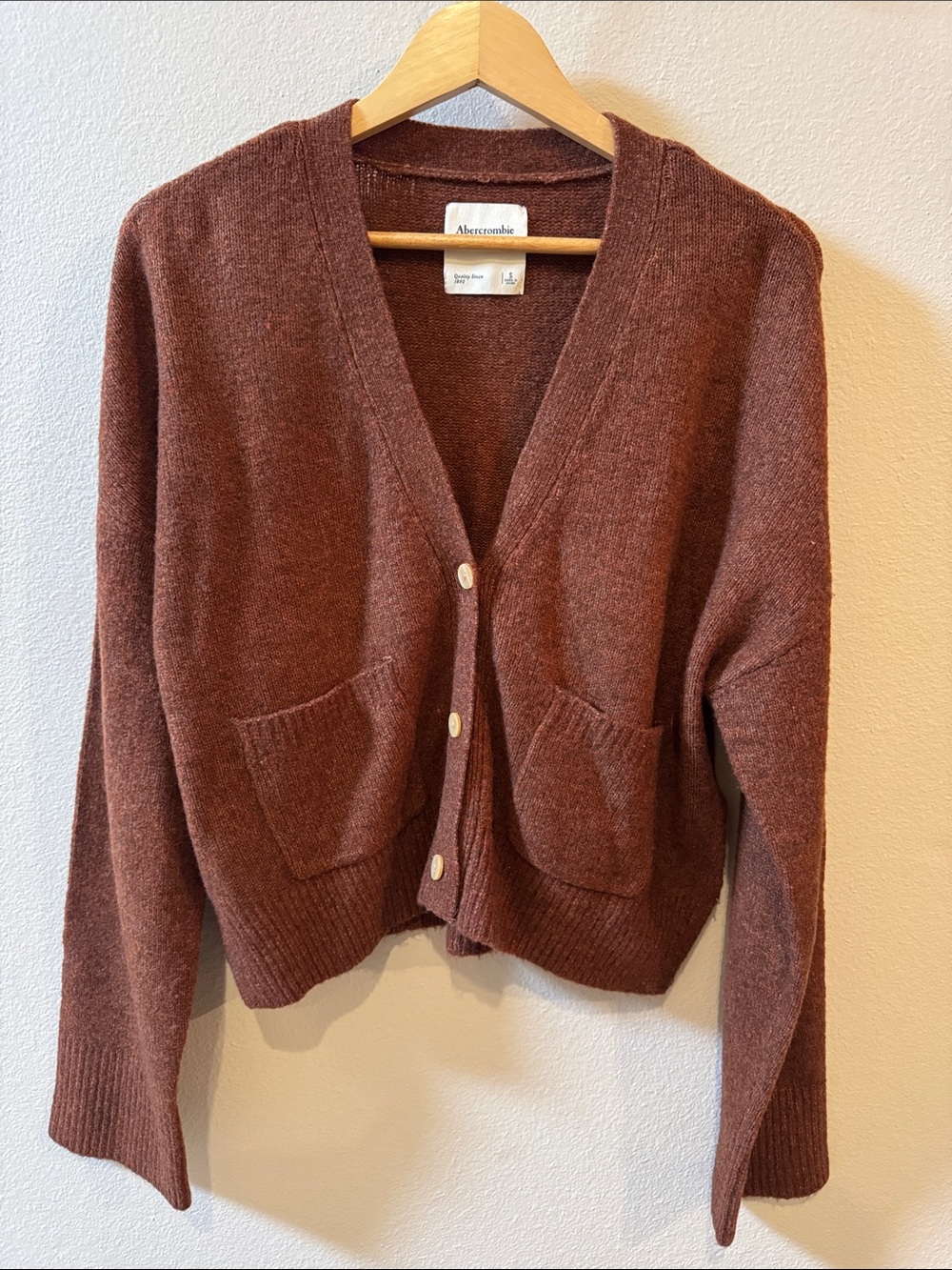 NWT Small Abercrombie & Fitch Women's Rust Cardigan with Front Pockets! - Picture 2 of 10